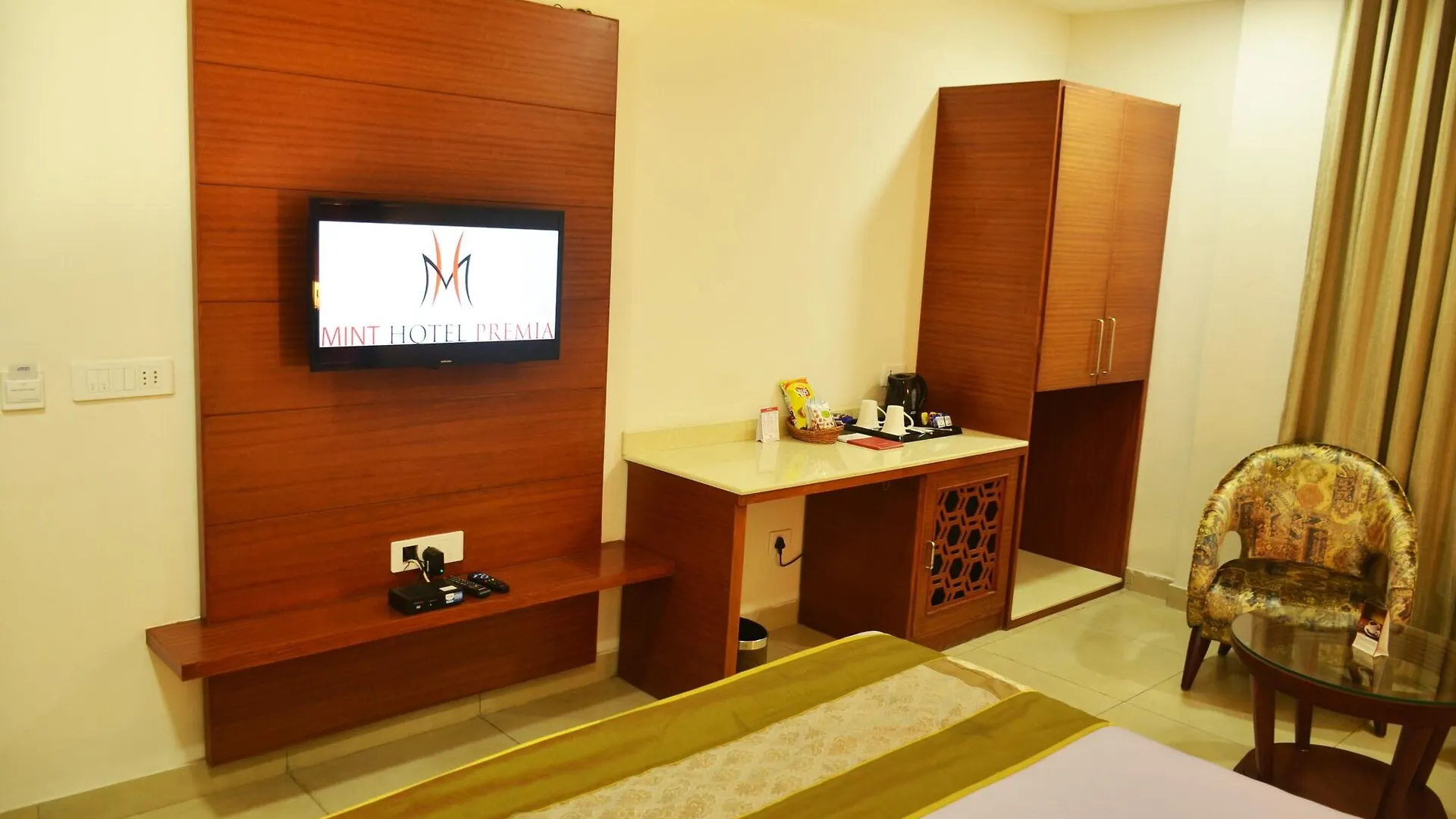 Mint Hotel Premia Chandigarh, Zirakpur 3*,  India