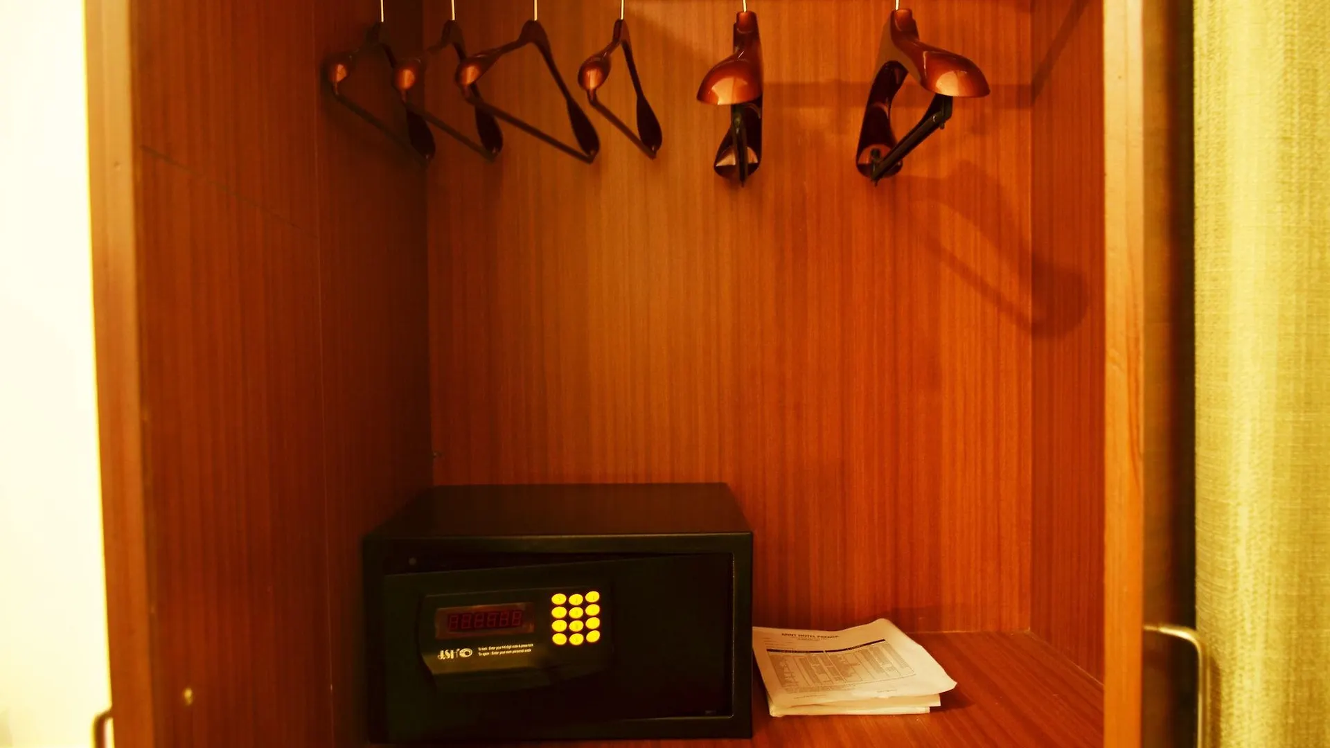 Mint Hotel Premia Chandigarh, Zirakpur